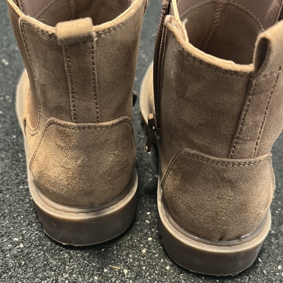 EUC GAP Toddler Girls Ankle Boots Size 10 - Picture 6 of 7